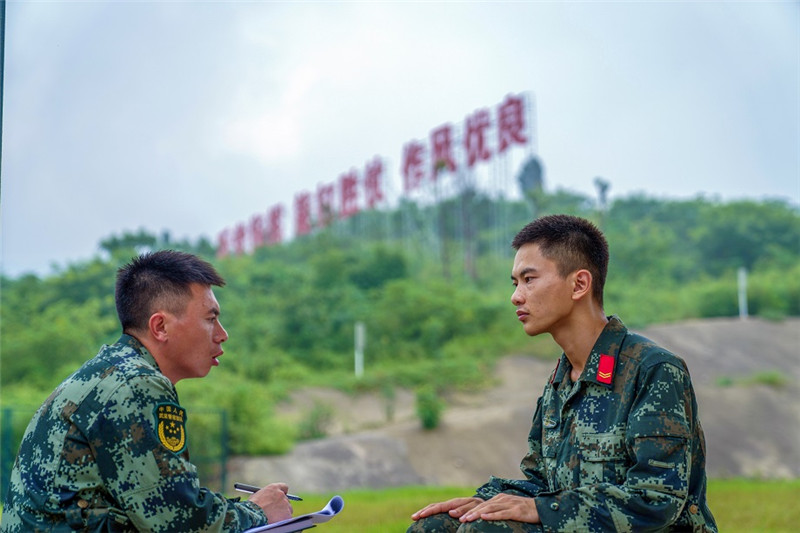 新生开坦克训练,新兵训练开训