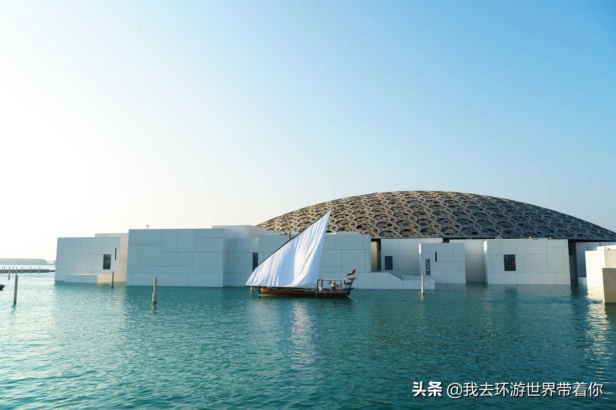 霸气的外貌下有个温柔的内心,霸气的背后隐藏着温柔和可爱