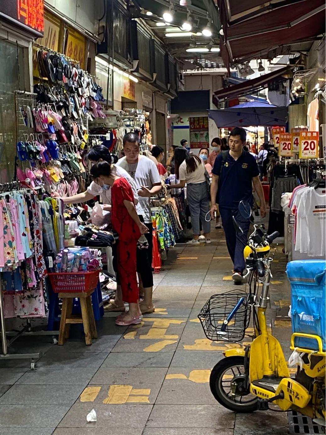 深圳地摊经济越来越火了,深圳摆地摊最合适的地方在哪