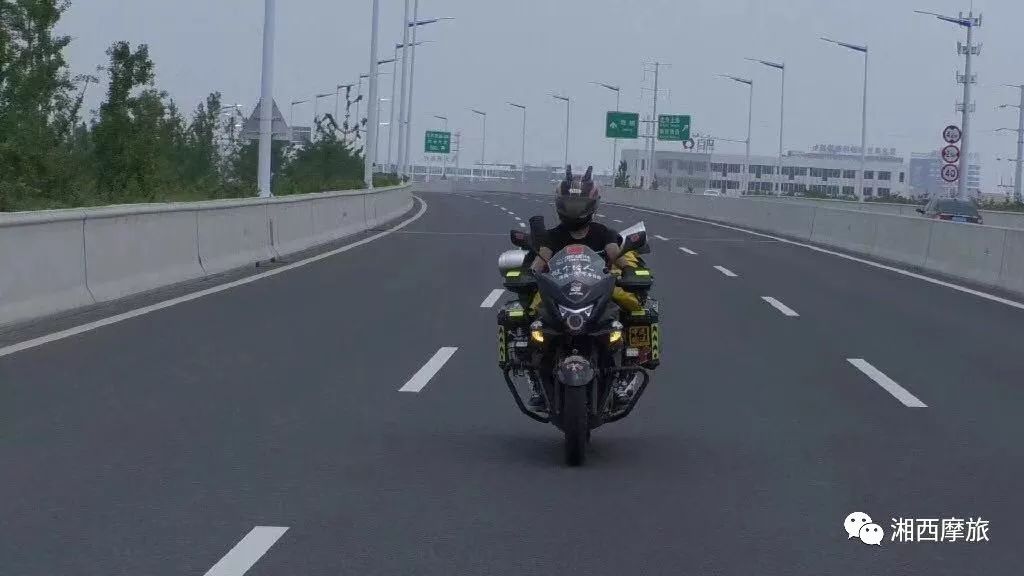 长途摩旅和结伴自驾哪个更划算,长途摩旅一个人好还是组队好