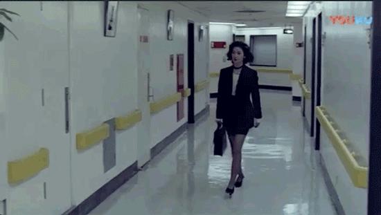 那个卖口红的YSL,教会女孩不色情的穿黑*袜丝**