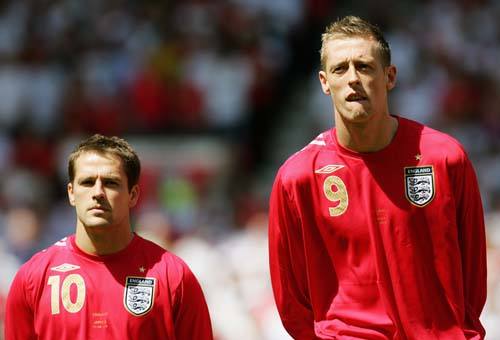 38岁转会王返英超,2米高佬舞技惊艳倒钩震撼,绝美娇妻更著名!