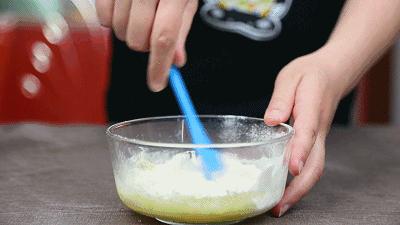 宝宝喝的奶粉消化不了怎么办,宝宝喝不完的奶粉怎么办