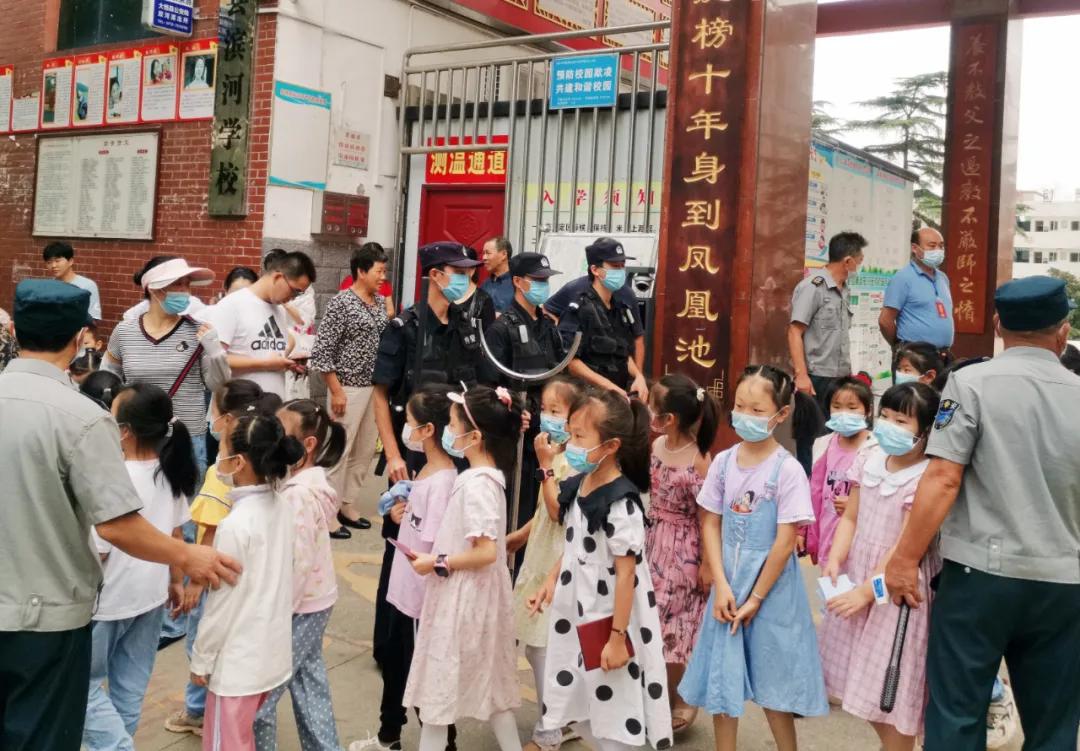 开学第一天，大悟公安已暖心就位！