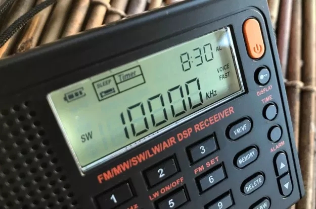 RADIWOWR-108一款全新的DSP短波便携式收音机，含航空和长波段