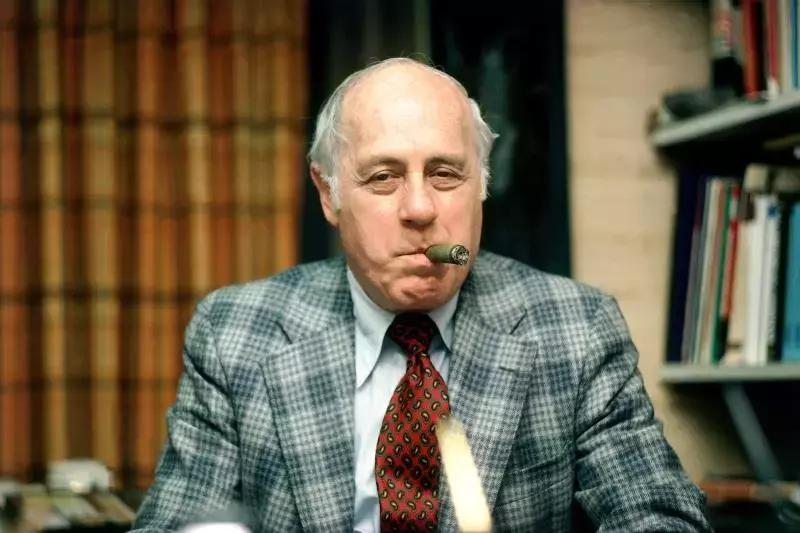 乖宝宝库里为何在夺冠后抽烟?原来,胜利雪茄的故事可大有来头