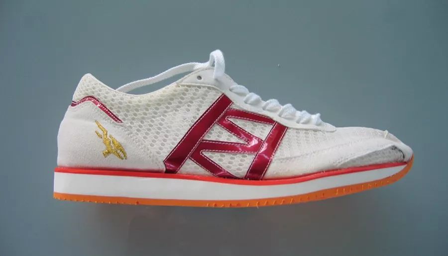 日本跑鞋之神,日本71岁的老爷爷