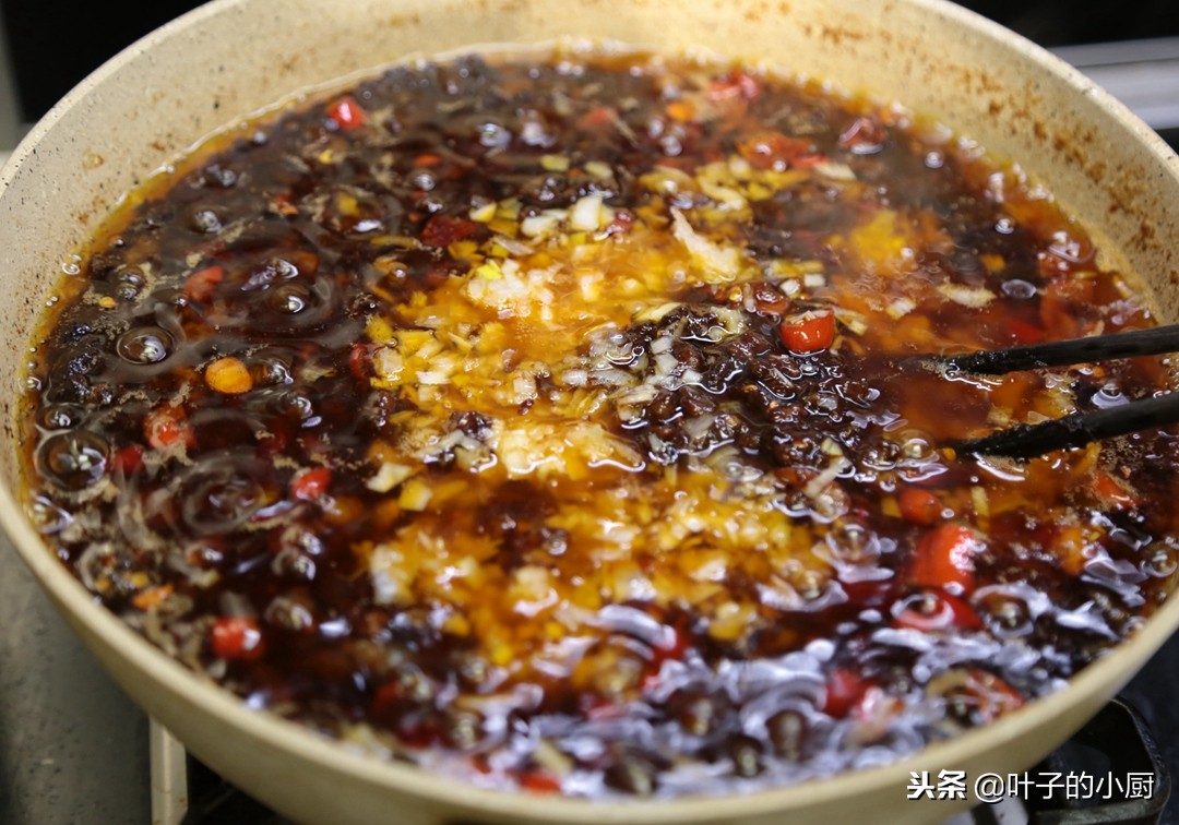 炸酱酱料的做法,炸酱葱家常做法