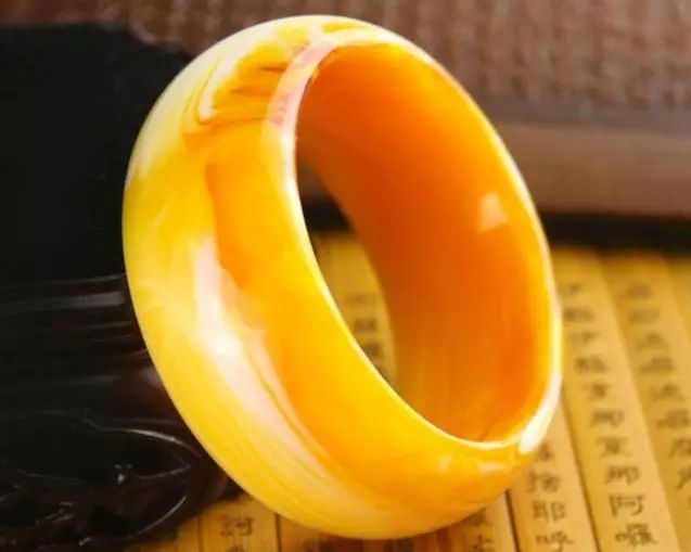 琥珀有机宝石魅力,琥珀有机宝石