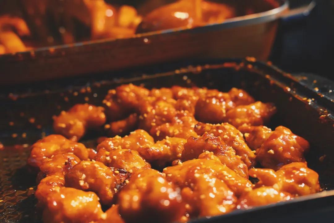 青岛好吃高端的店,青岛有什么很辣很好吃的