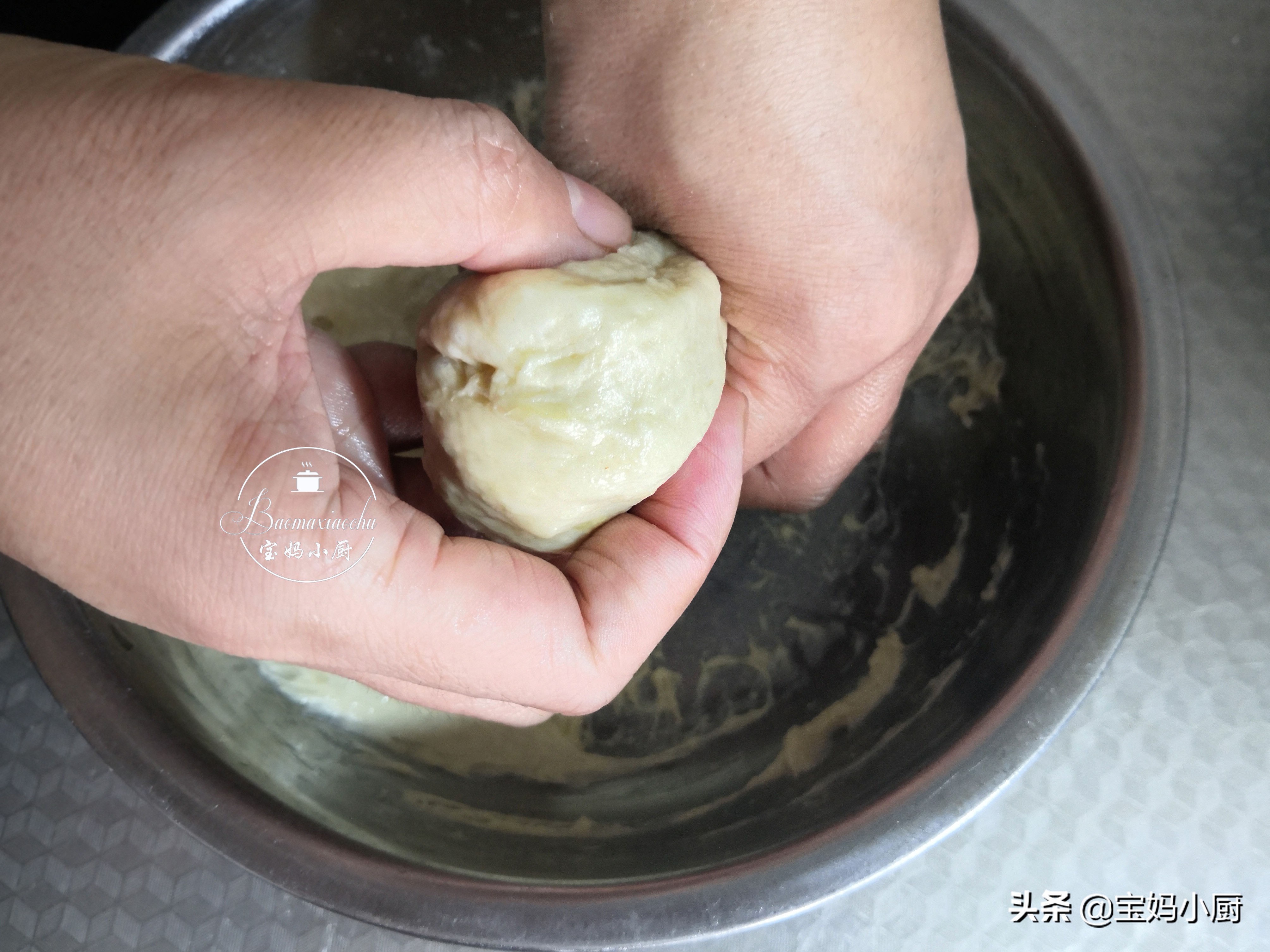 油条圈，家人吃着迷，比油条快手省事，一抓一揪就搞定，早餐要吃