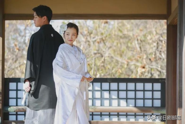 akb48板野友美毕业演唱会,akb48总选举板野友美