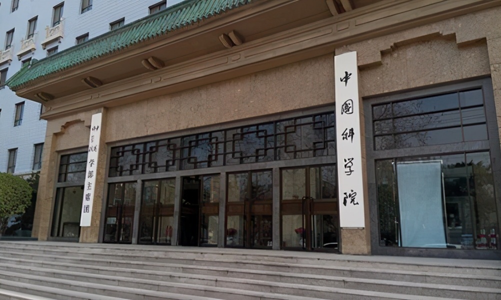 82岁造出“中国芯”，打破西方技术垄断，成美国最怕的中国女人