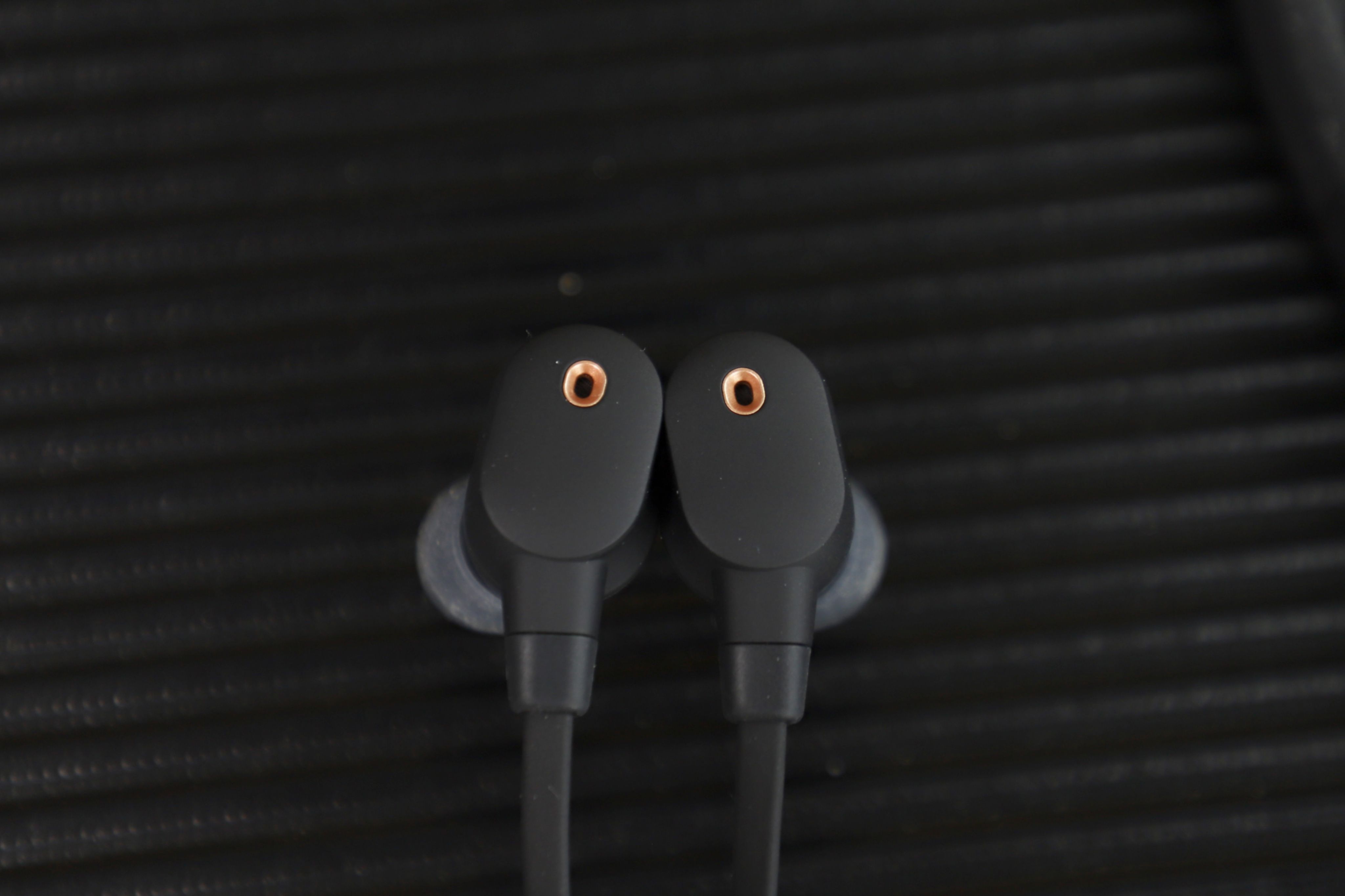 索尼wi-1000x对比qc35,索尼耳机wi1000xm2测评