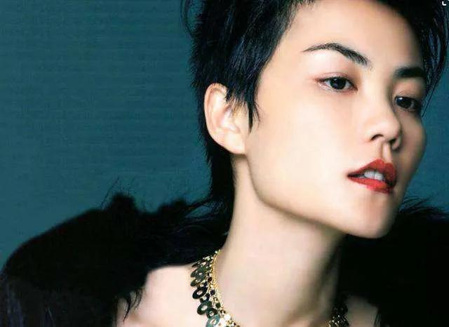 香港人对郑秀文的评价,郑秀文香港最后的天后