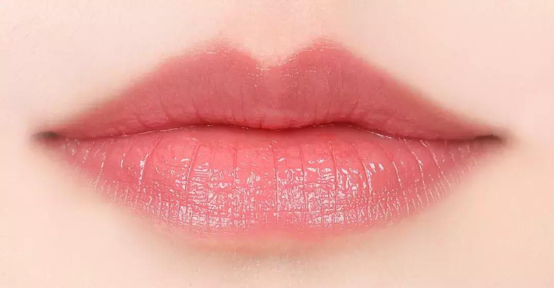 口红试色真实测评不拔干,口红真实试色不说话