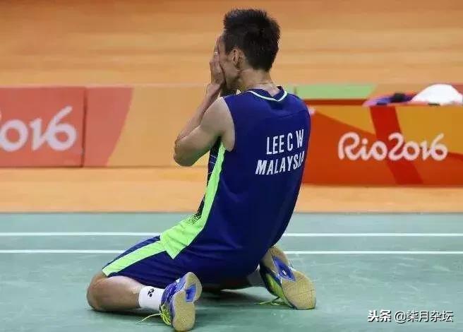 打羽毛球肘关节受伤该如何处理,羽毛球和网球哪个更容易受伤