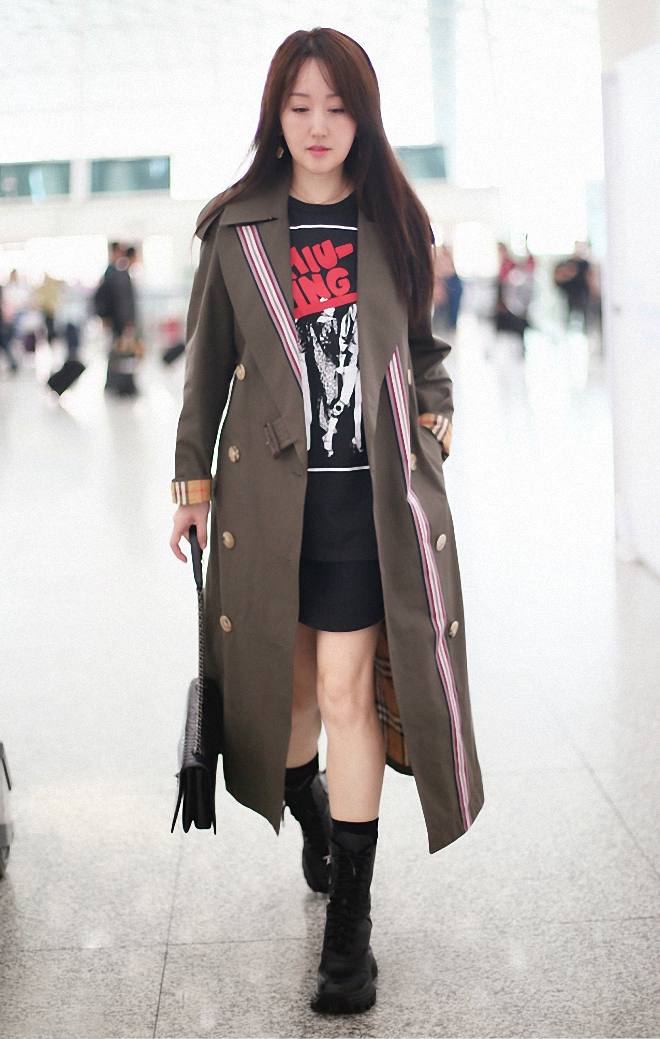 47岁杨钰莹雪地图片,48岁杨钰莹皮肤白