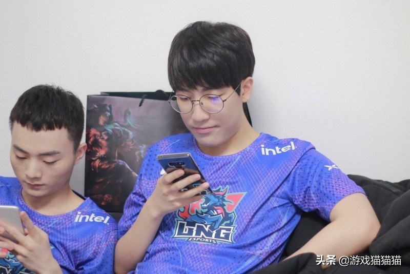 lpl新赛季阵容被曝,lpl新队服edg