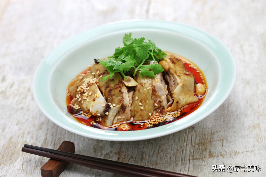 买活鸡怎么看鸡是老的还是嫩,菜市老鸡和嫩鸡怎么辨认