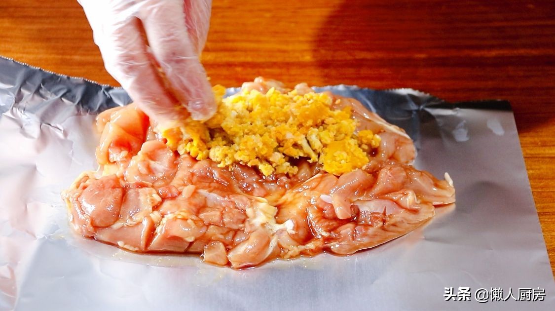 黄焖鸡腿做前要腌吗,鸡做熟了有腥味