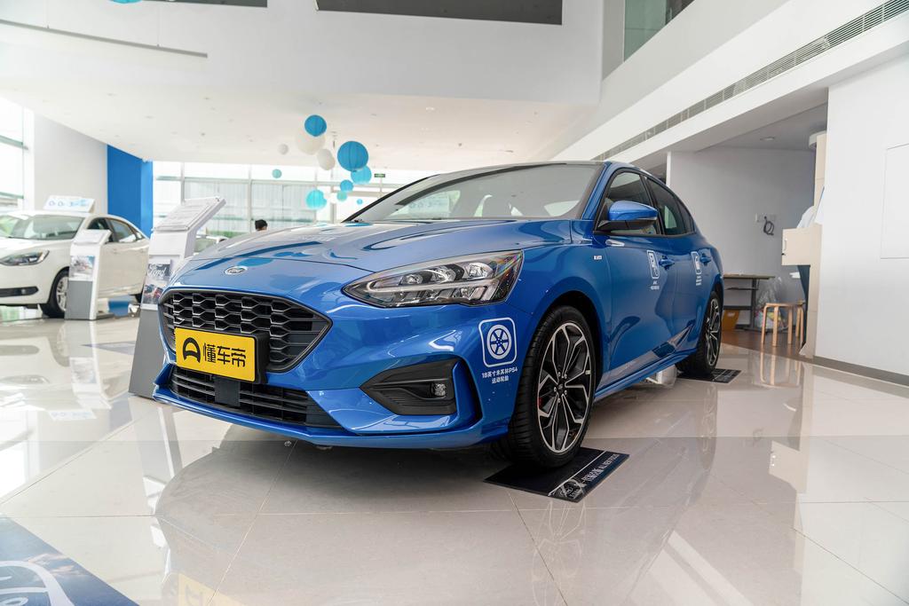 1.5t福克斯发动机是皮带还是链条,体验2021福克斯两厢