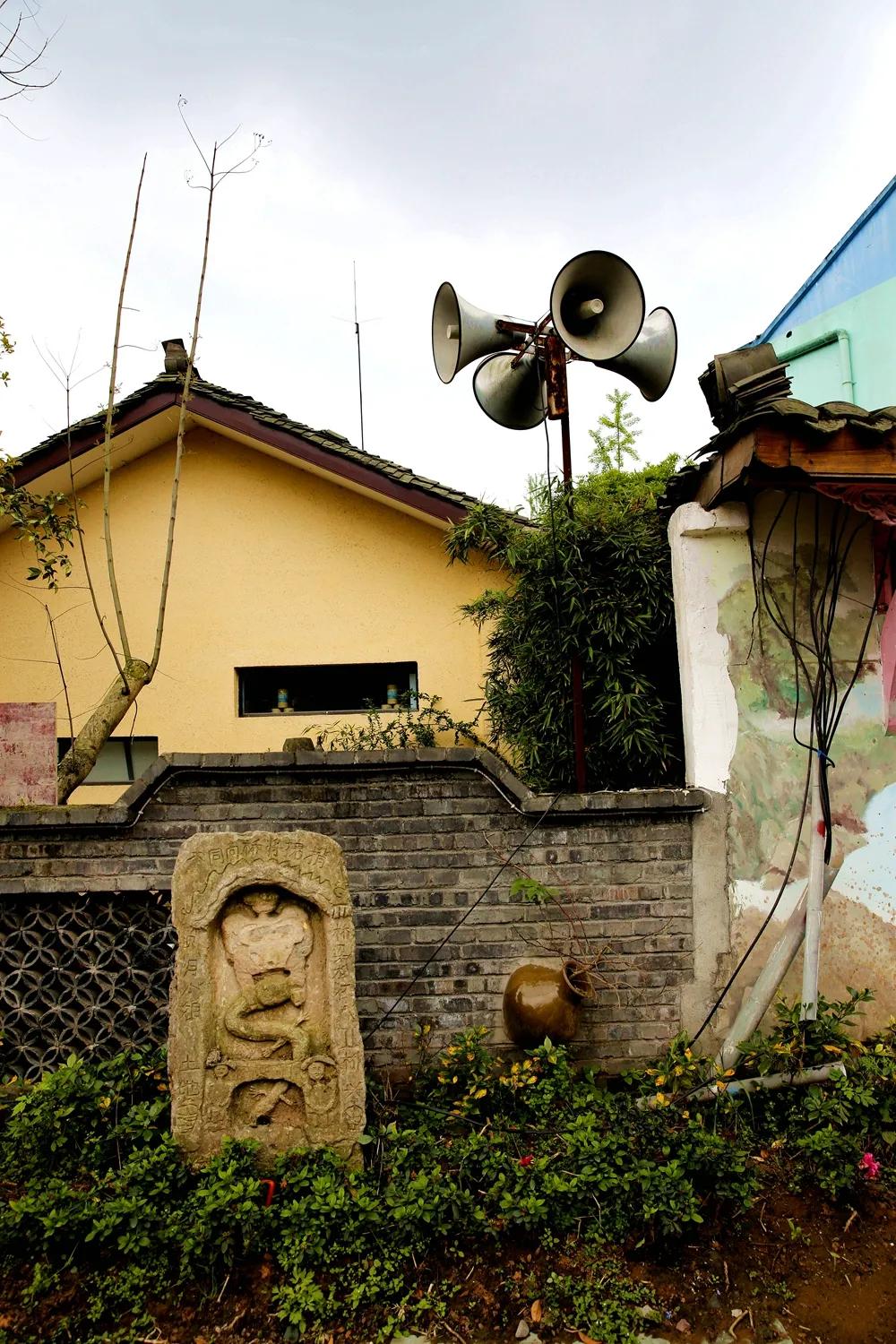 津门网金熙男：彩色小镇