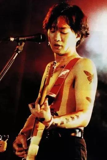 黄家驹有什么传奇事件,揭秘黄家驹成名