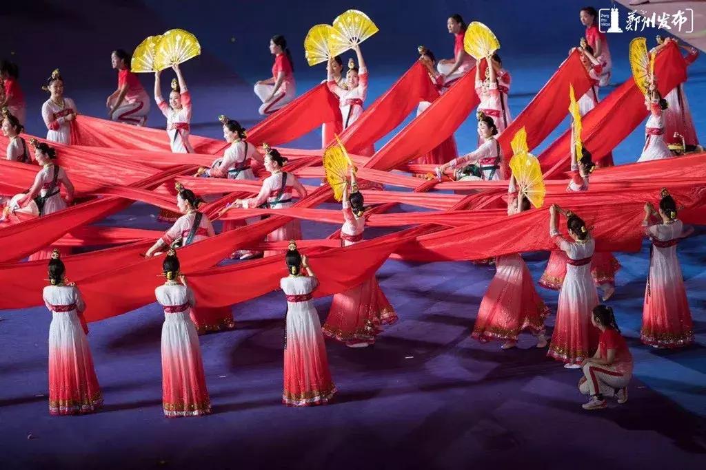 郑州奥体中心震撼场面,郑州奥体中心晚上视频