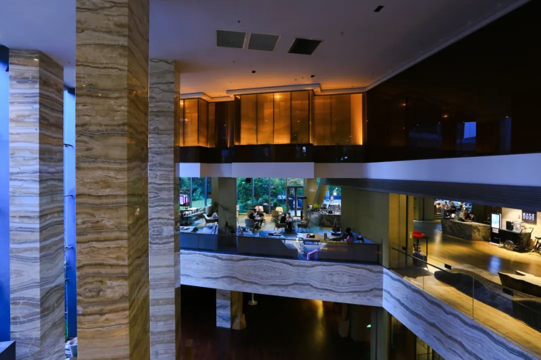 夜游盛世钱塘，赏绚烂灯光秀，打卡杭州钱江新城万豪酒店