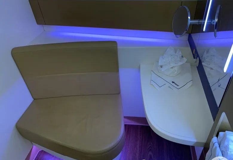 泰国航空787商务舱,疫情之下的海南航空