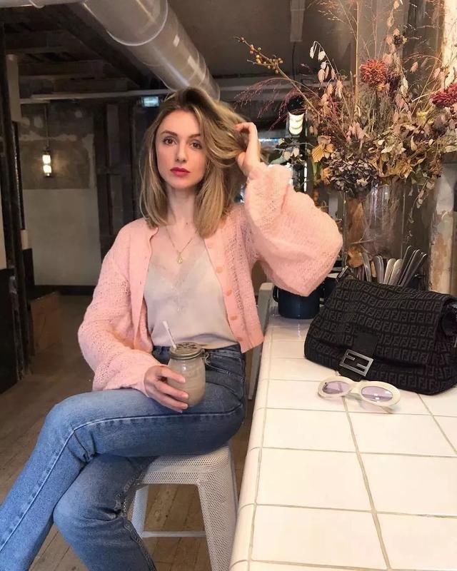 牛仔裤穿合身的还是修身的,牛仔裤是无弹力的还是有弹力的好