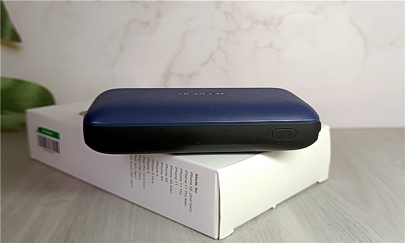 atl电芯手机电池,绿联双向快充移动电源测评