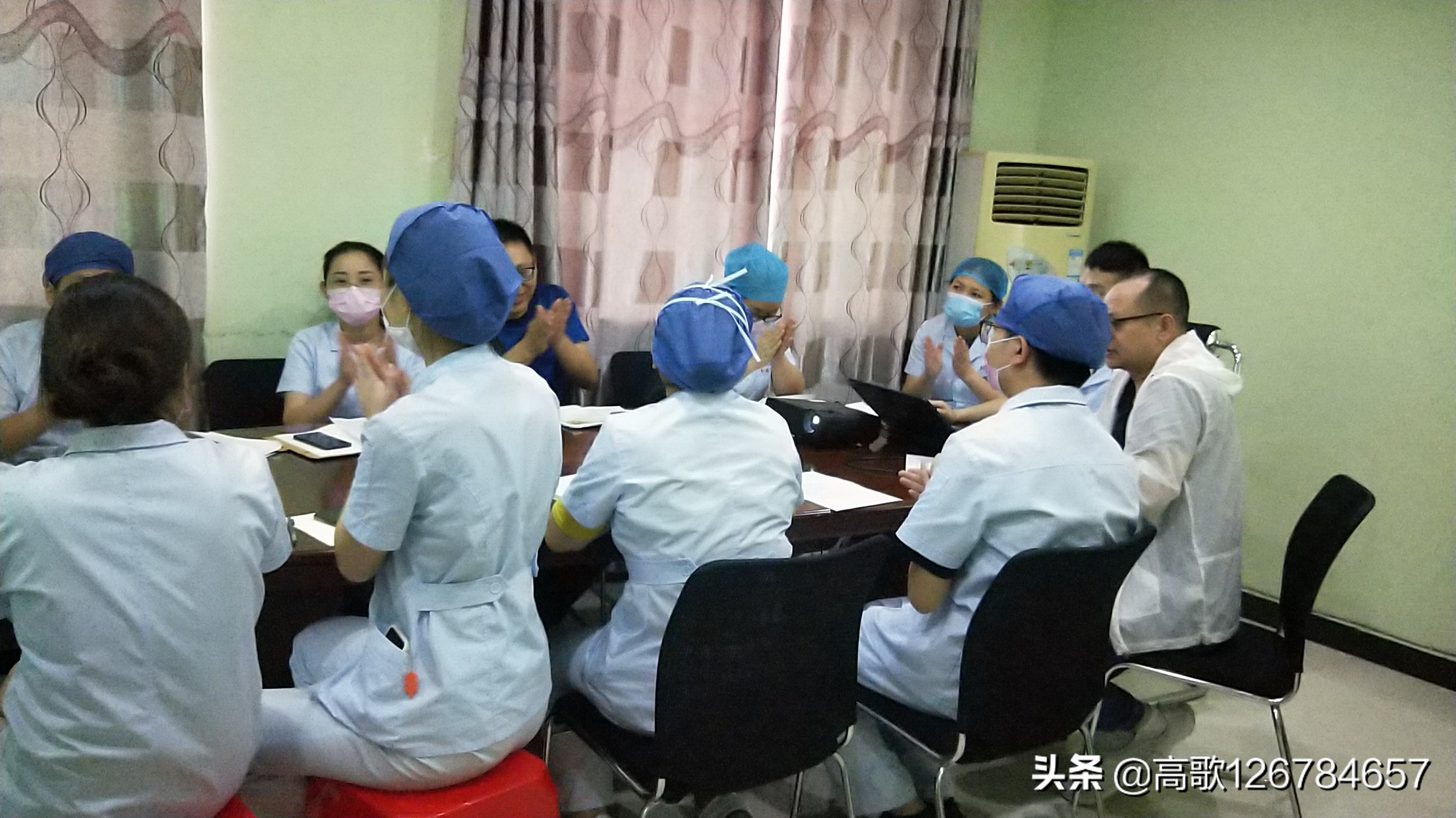 口腔医生周欢,武汉大众口腔医生