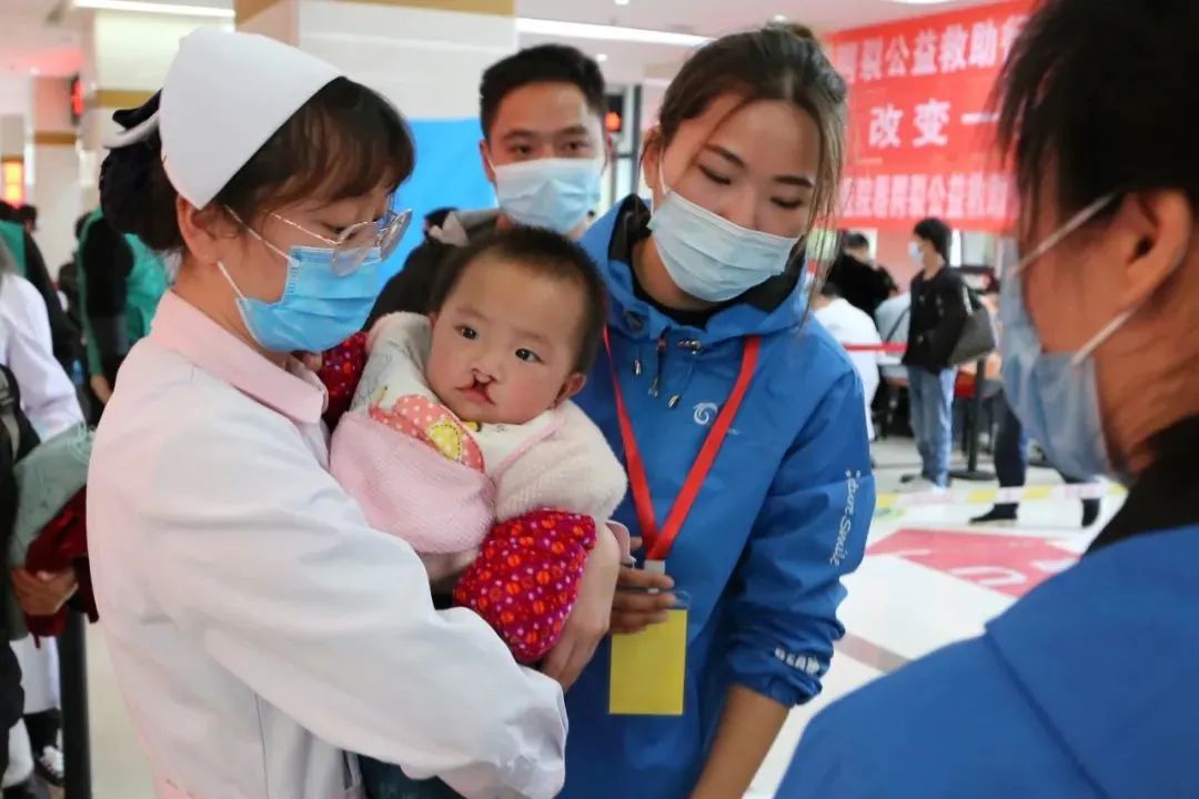 爱满凉都微笑未来——市人民医院唇腭裂公益救助在行动