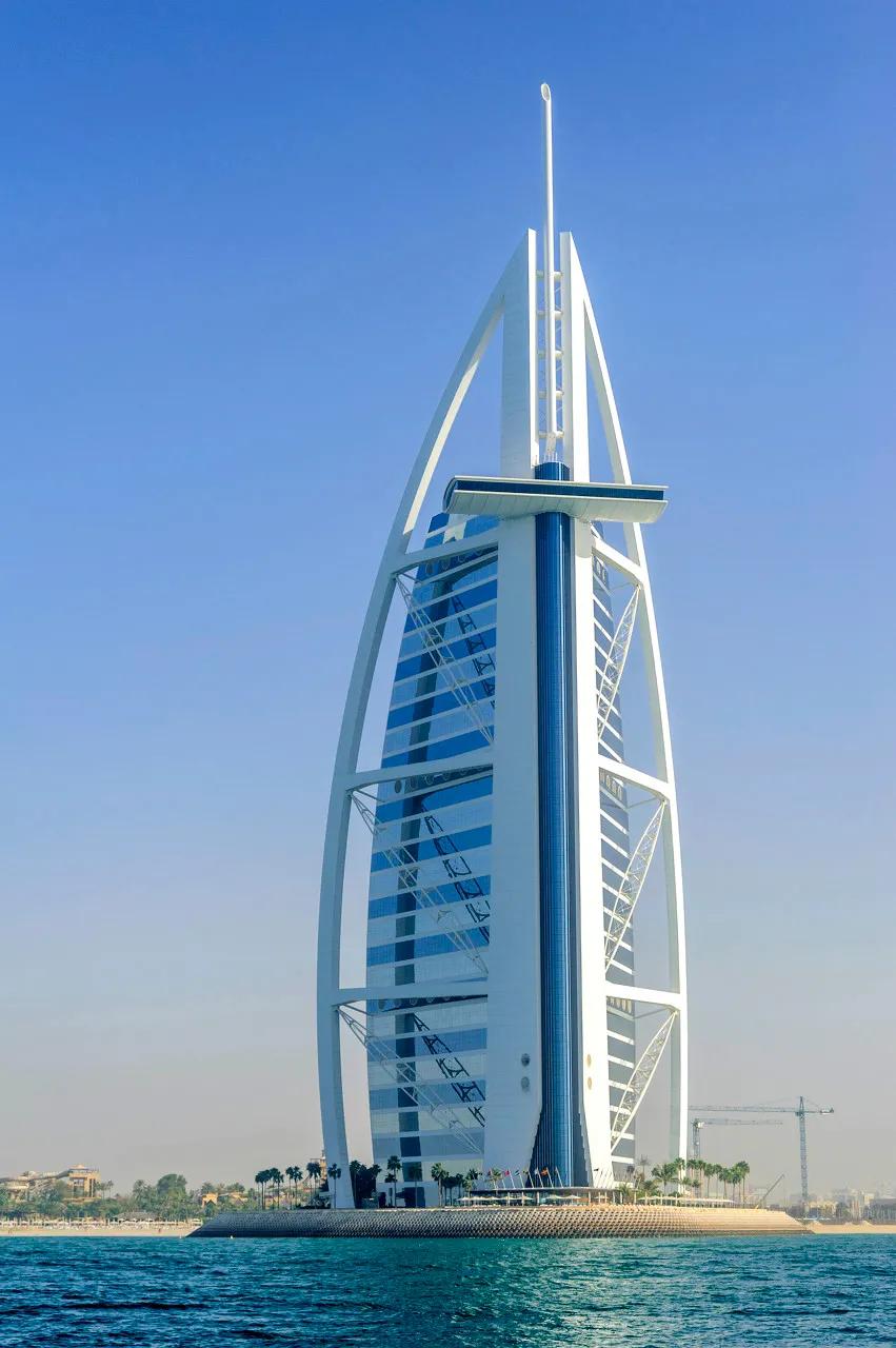 见识一下全球最豪华的七星级酒店,中国第一家七星级酒店远超迪拜