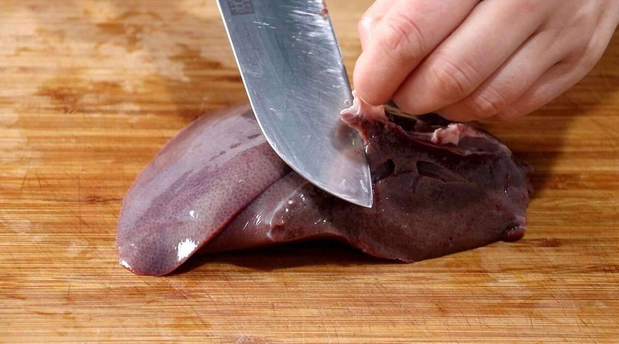 宝妈吃的爆炒猪肝,麻油炒猪肝中的麻油是什么油