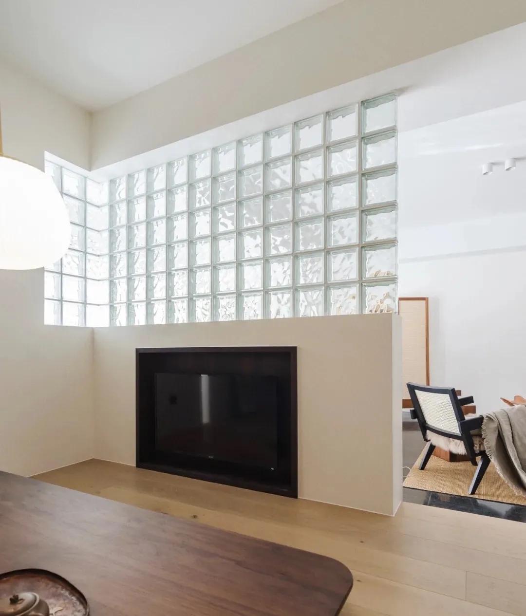 卫生间玻璃隔断效果图长虹玻璃,办公桌隔断长虹玻璃效果图