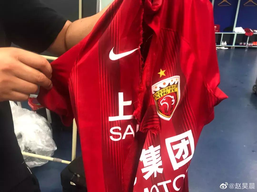 上港杨世元防线,上港后腰杨世元