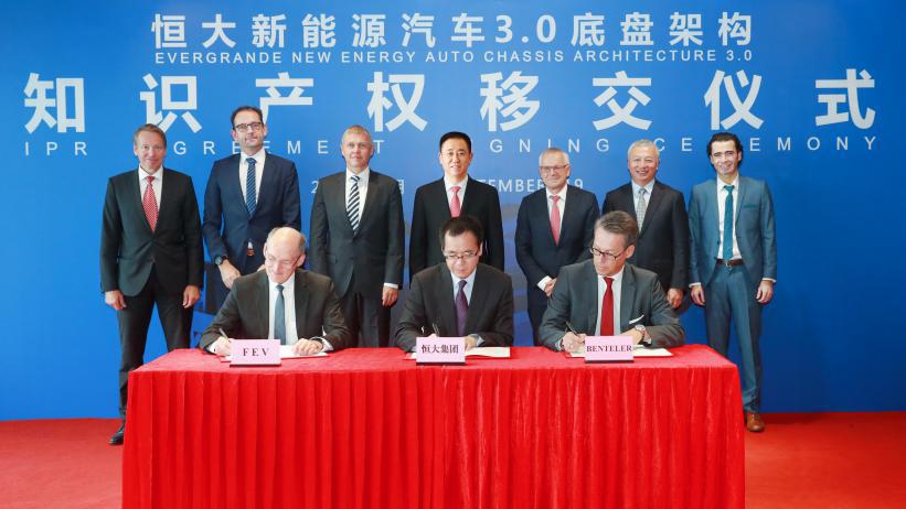 凭什么后来者居上坐第一排,凭什么后来者居上最新视频