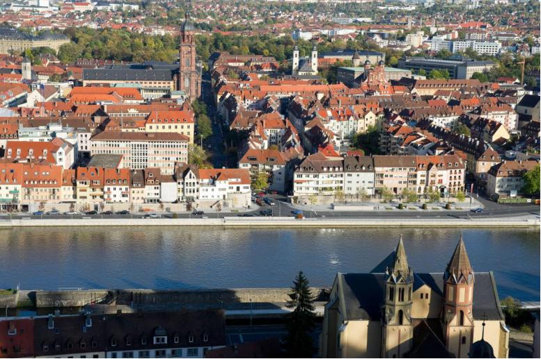 普通人不吃不喝赚100万需要多久,普通人月薪5000不吃不喝