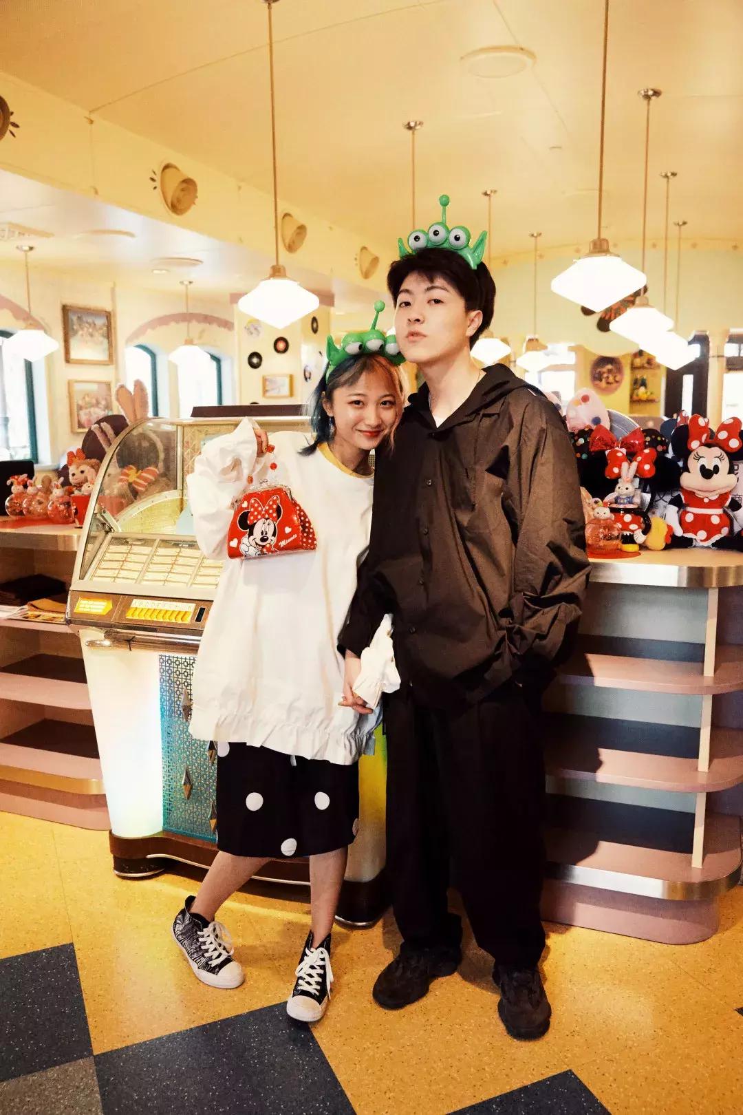 我们在上海迪士尼里玩耍了一天,发现穿的美才能玩的好!