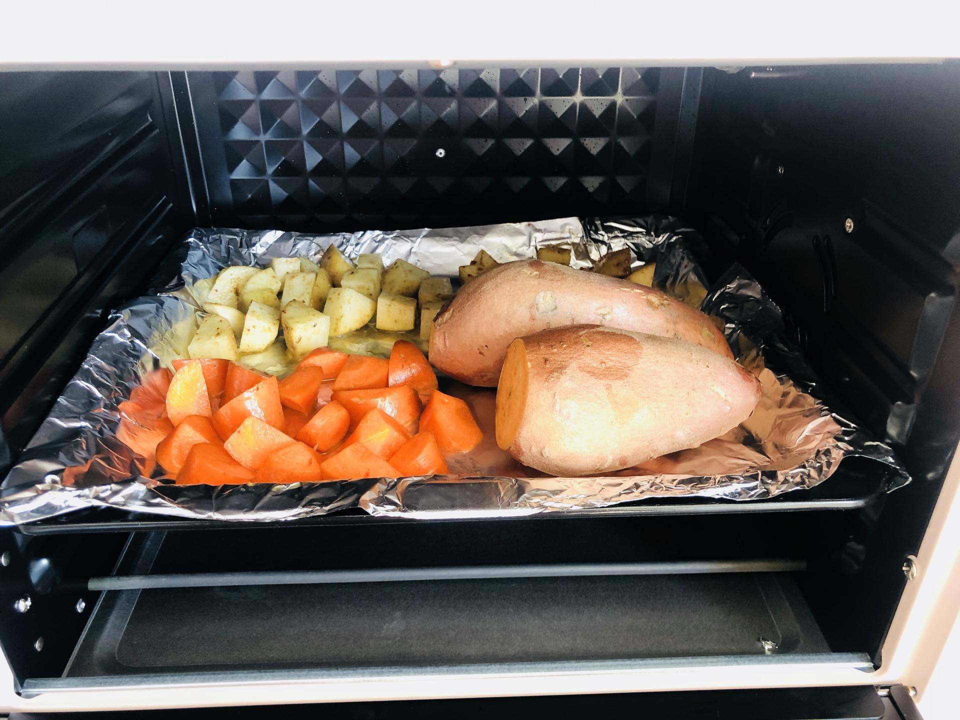 万物皆可烤之炭烤,万物皆可烤怎么样