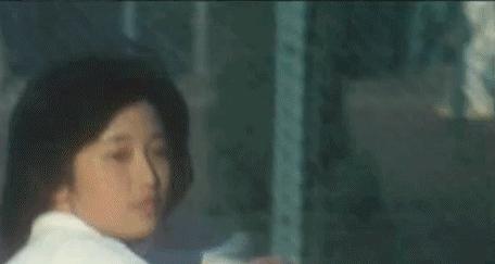 她是私生子，14岁成名，与父亲断绝关系，却在巅峰时期选择隐退