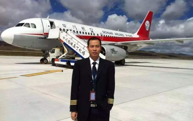 保安一夜间成重案凶犯，这个90岁的好莱坞传奇，新片让我脊背发凉