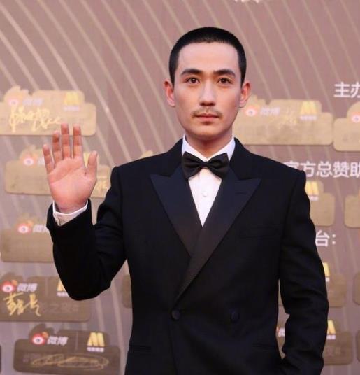 朱一龙胡渣电视剧,朱一龙剪头发那段