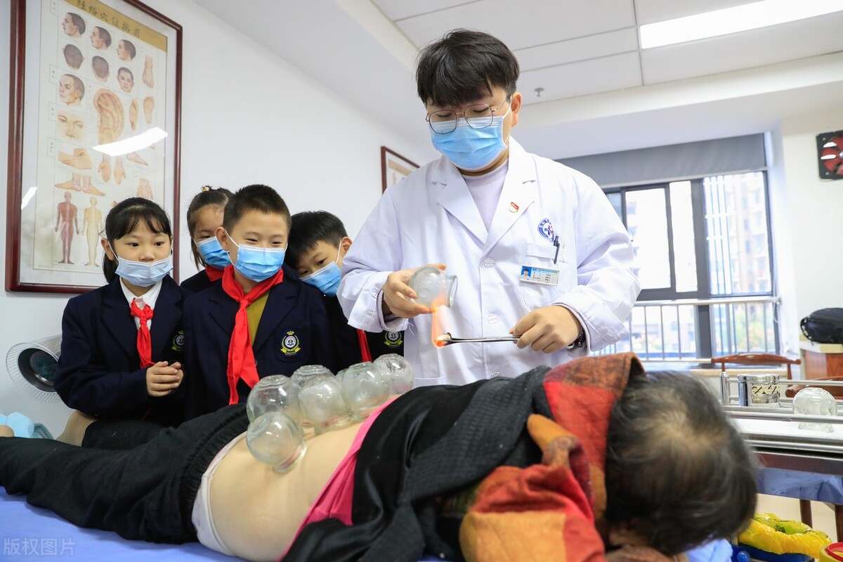 三甲医院的医生工资真实,北京三甲医院主治医生真实收入