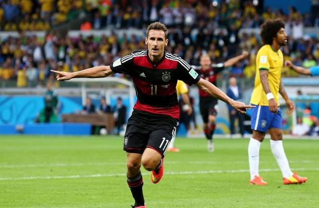 21世纪足球十大中锋克洛泽,克洛泽首次首发帽子戏法