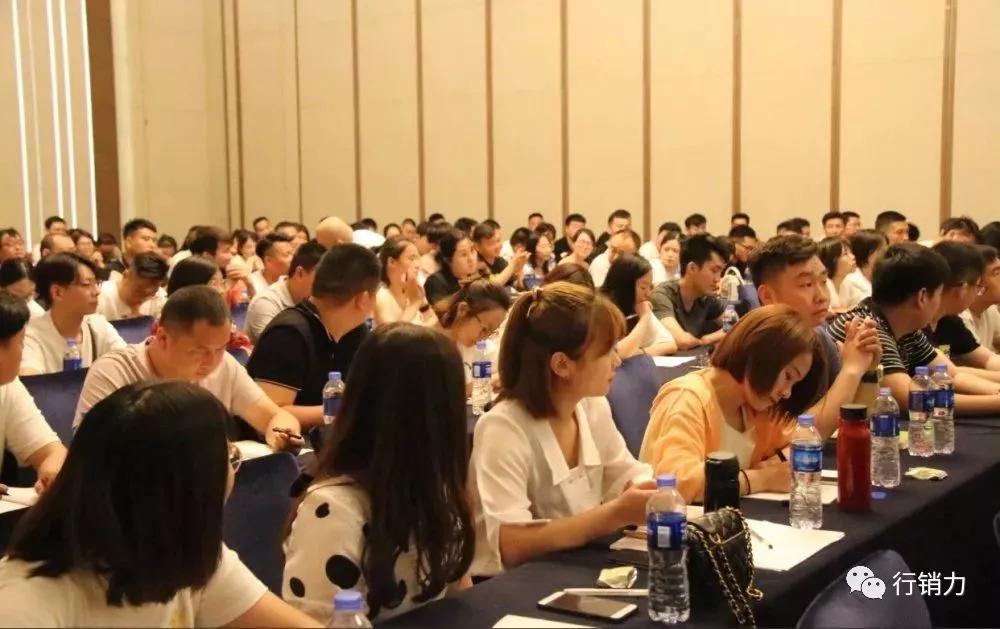 成交话术与技巧讲师,与客户成交技巧和话术