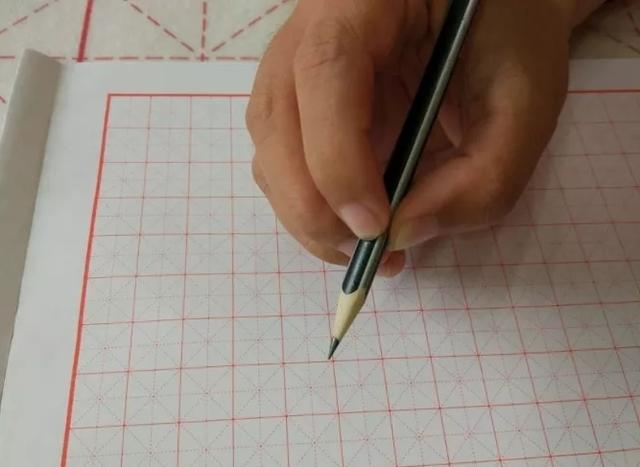 握笔写字正确姿势视频教程幼儿,握笔写字的正确方法和姿势